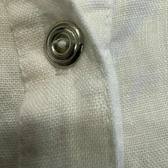 FJVA Paris 100% linen button up top w/lace back and fringe cuffs. - Picture 6 of 14